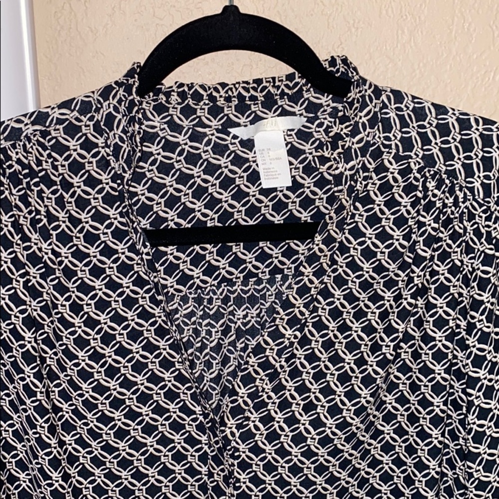 Chain Blouse - Picture 3 of 3